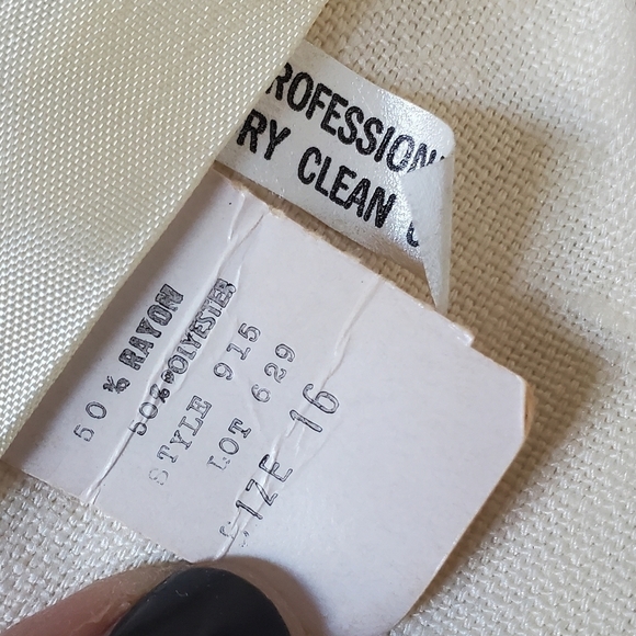 Montclair Y2K Vintage Puff Sleeve Blazer - Picture 5 of 11